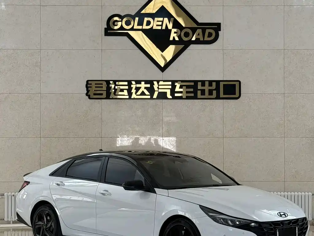 Hyundai Elantra 2023 — фото 2