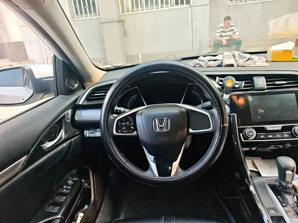 Honda Civic 2018 — фото 3