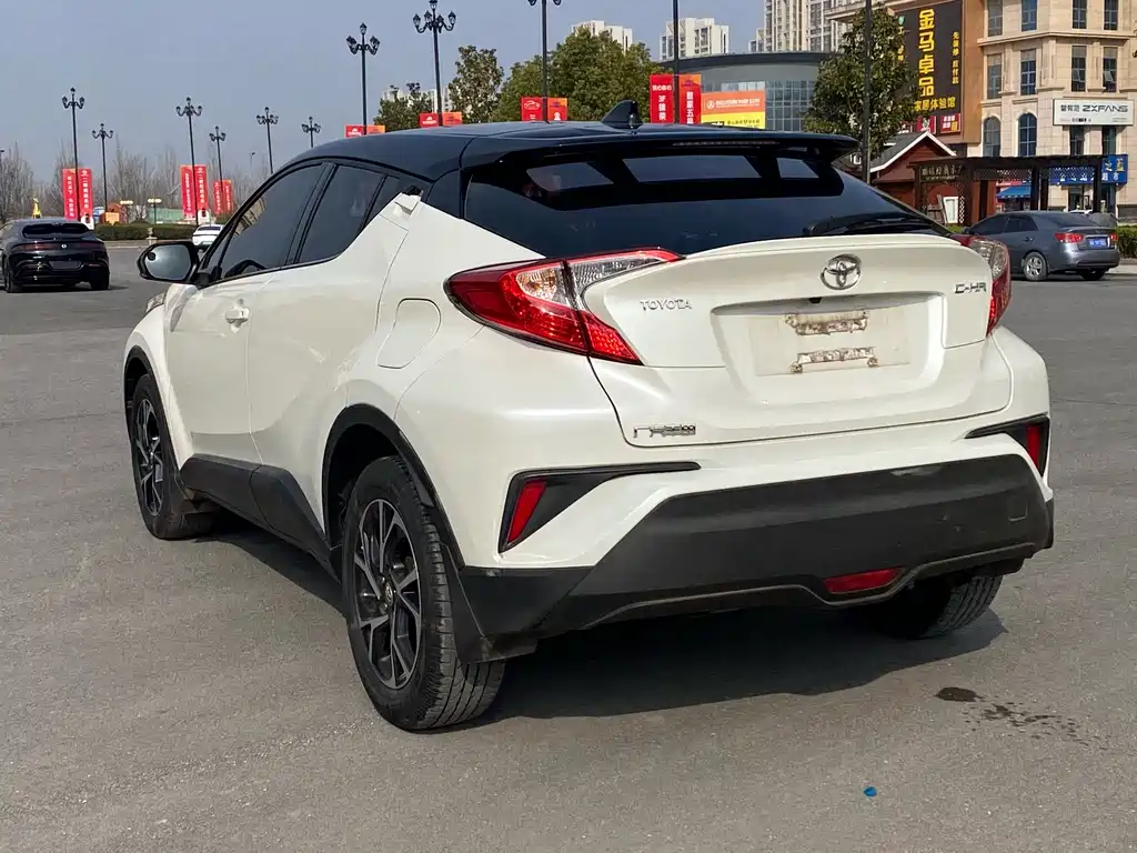 Toyota C-HR 2021 — фото 9