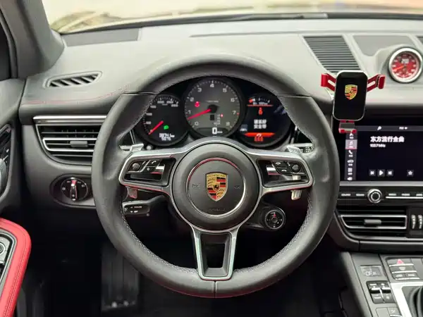 Porsche Macan 2021
