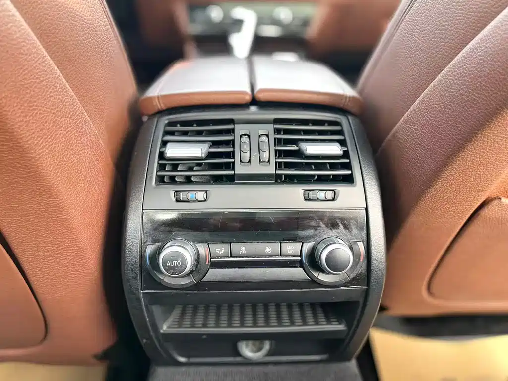 BMW 5 Series 2016 — фото 22