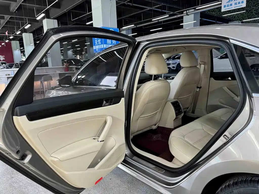 Volkswagen Passat 2013
