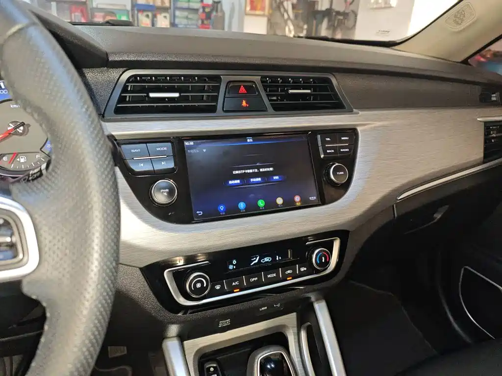 Geely Vision X3 2018 — фото 13