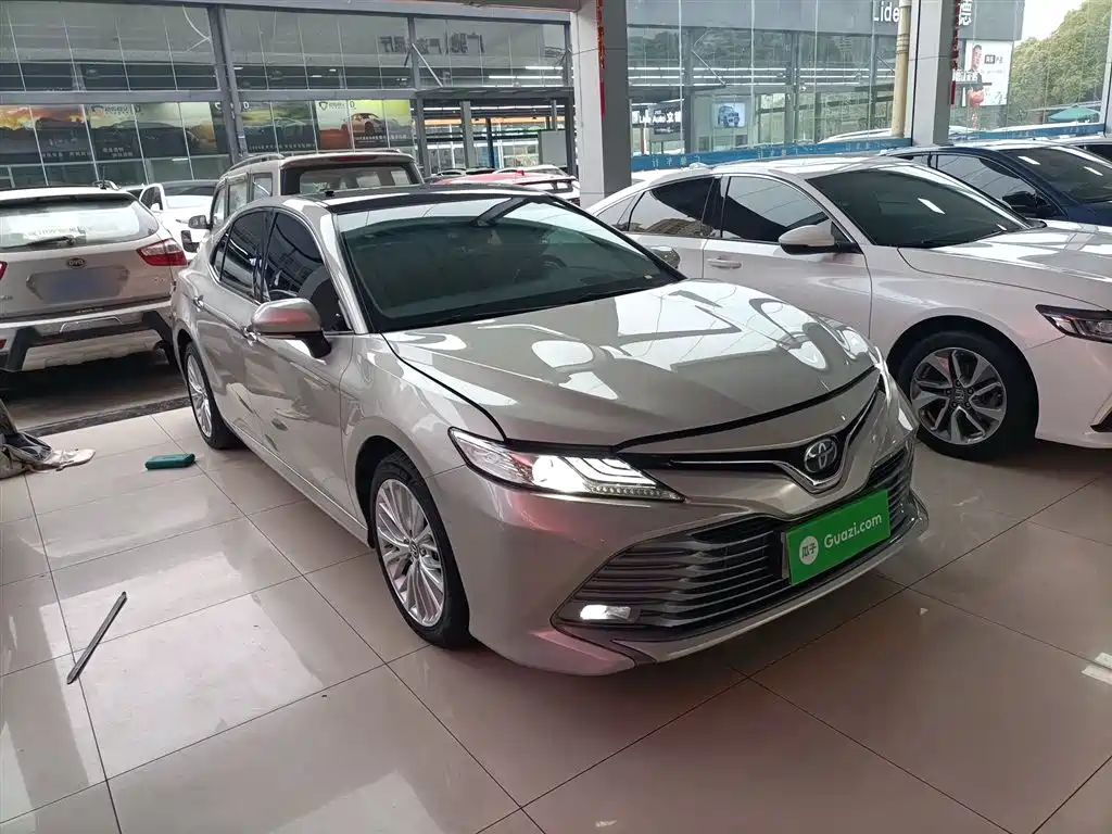 Toyota Camry 2018 — фото 23
