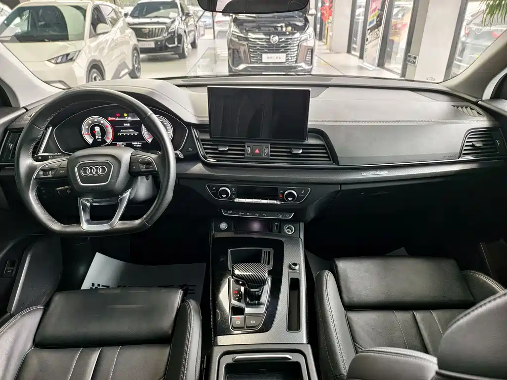 Audi Q5L 2022 — фото 10