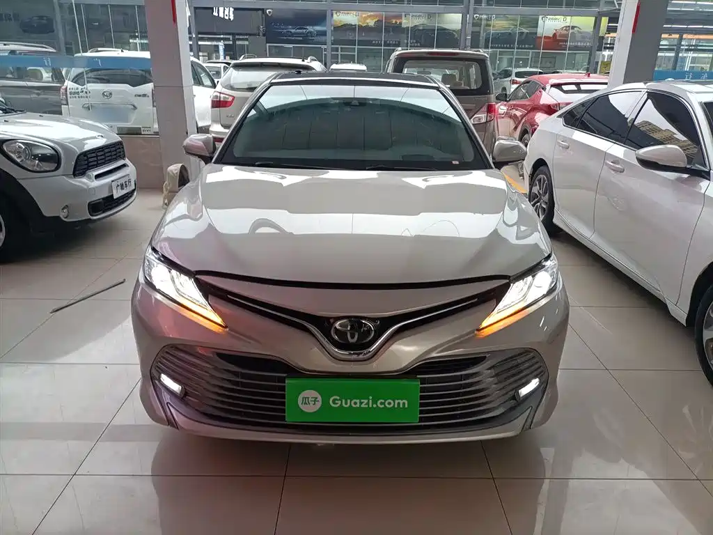 Toyota Camry 2018 — фото 3