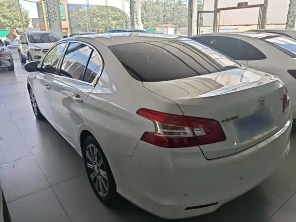 Peugeot 408 2015
