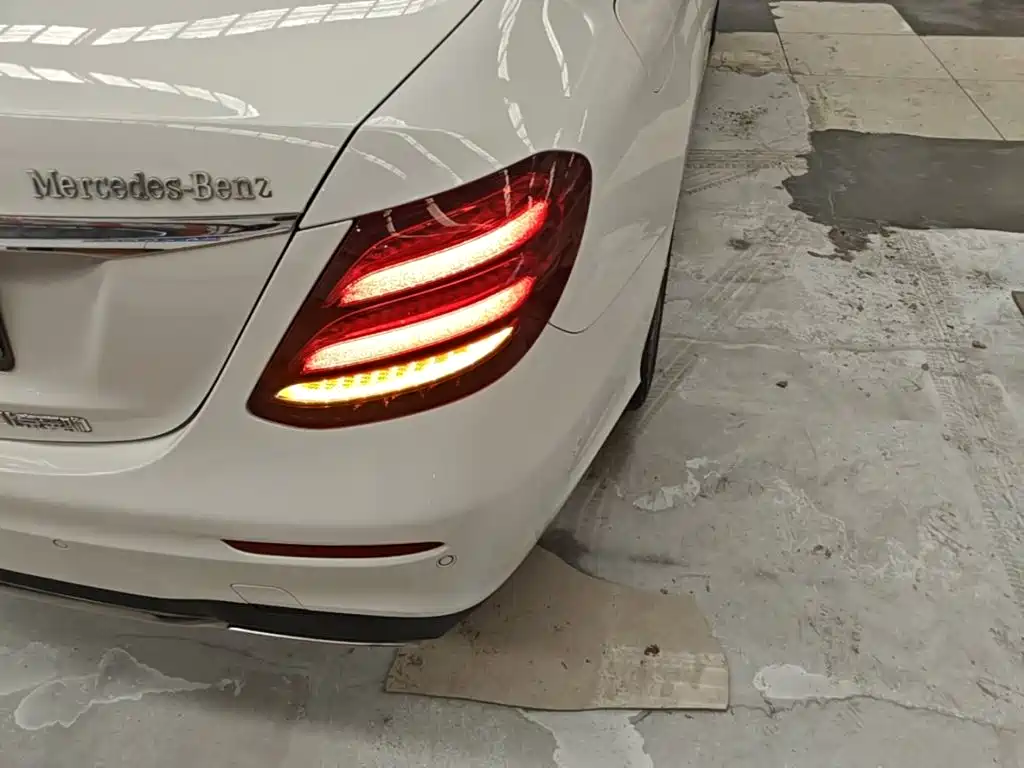 Mercedes-Benz E-Class 2020 — фото 24