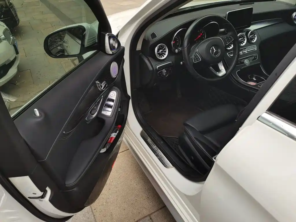 Mercedes-Benz C-Class 2018 — фото 12