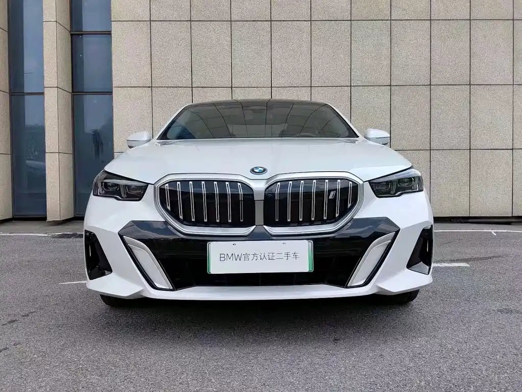 BMW i5 2025 — фото 2