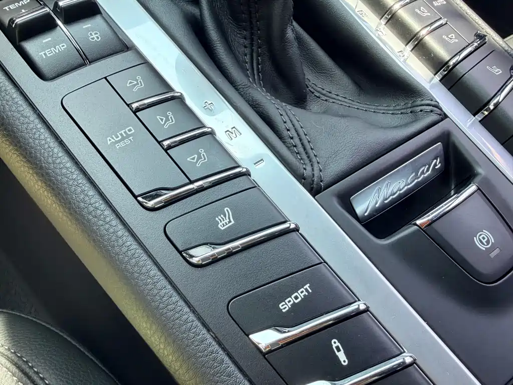 Porsche Macan 2020 — фото 11
