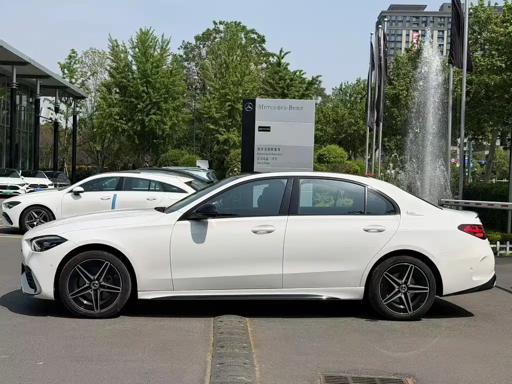 Mercedes-Benz C-Class 2023