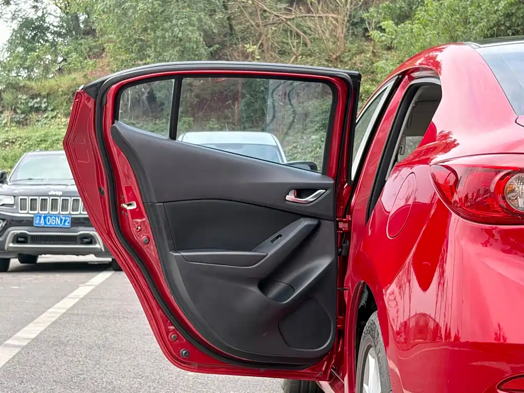 Mazda 3 Axela 2016 — фото 20