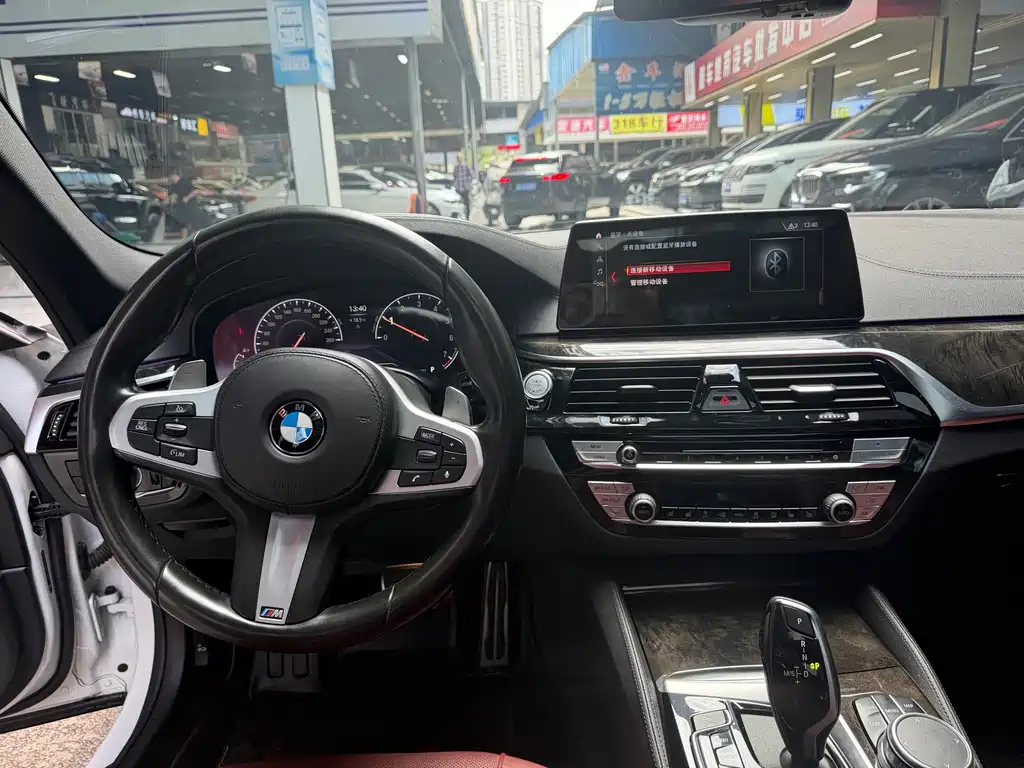 BMW 5 Series 2019 — фото 12