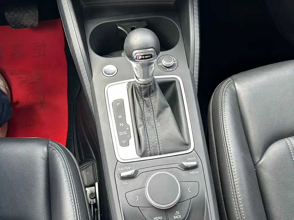 Audi Q2L 2022 — фото 17