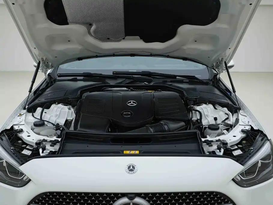 Mercedes-Benz C-Class 2024