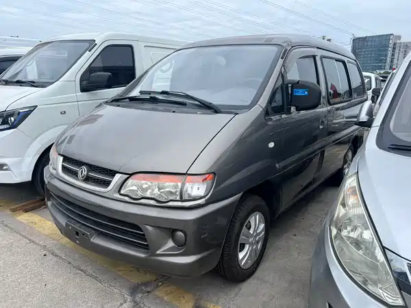 Dongfeng Lingzhi 2015