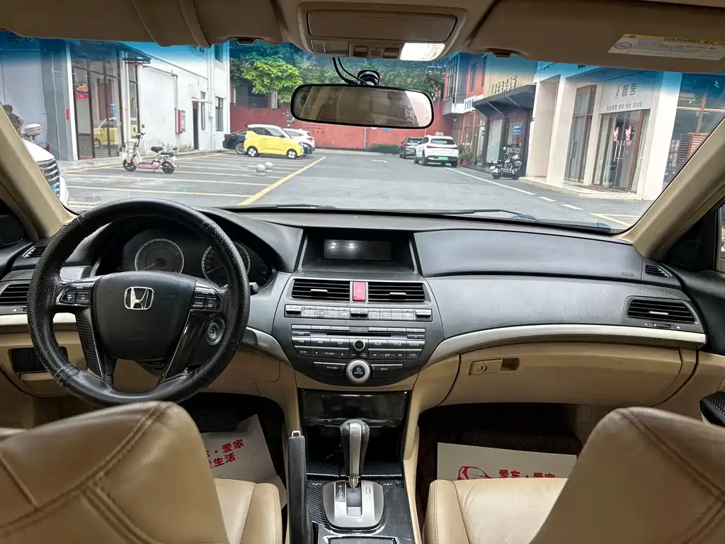Honda Accord 2012 — фото 18
