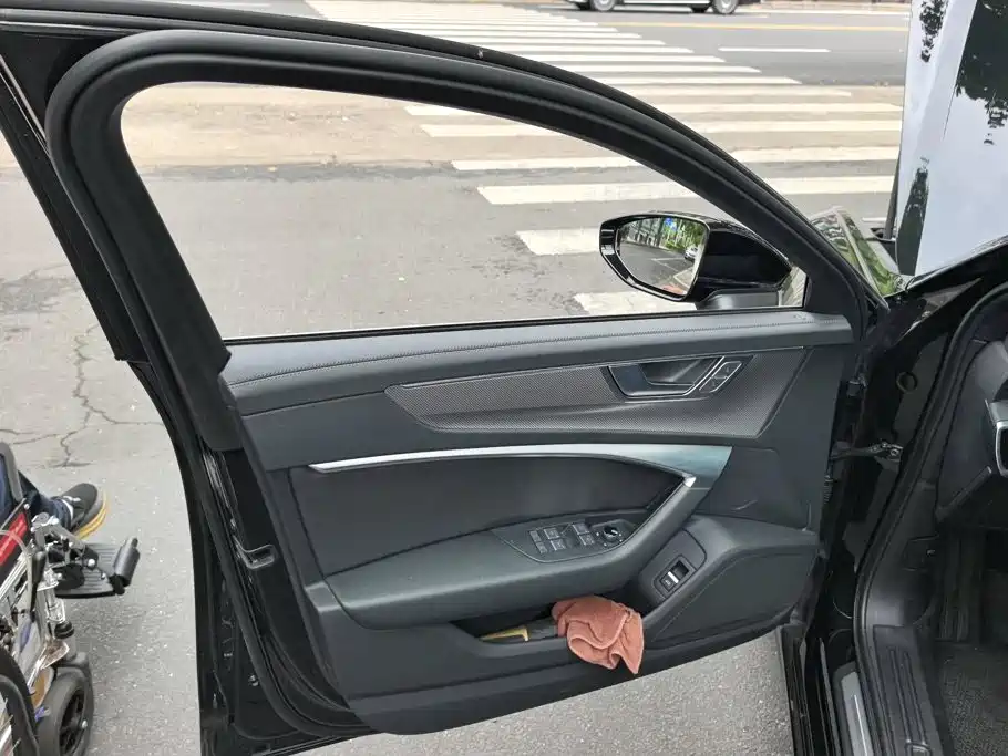Audi A6L 2025
