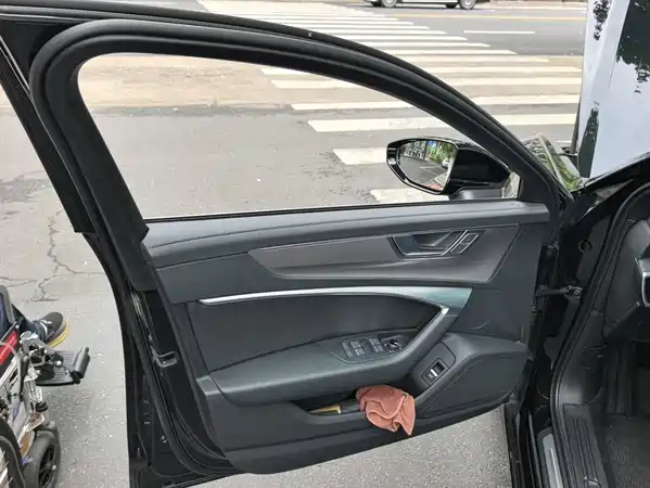 Audi A6L 2025