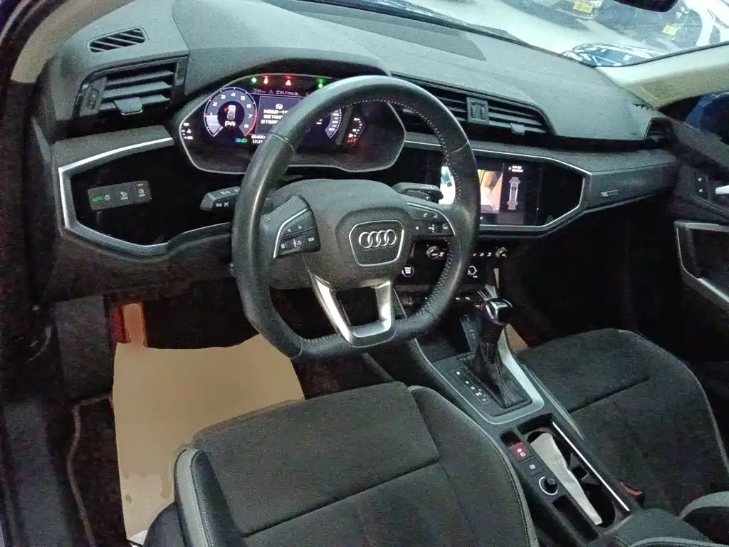 Audi Q3 2021 — фото 10