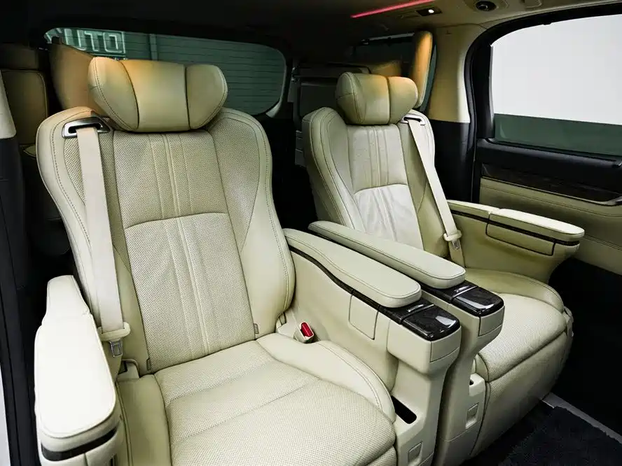 Toyota Alphard 2020 — фото 12