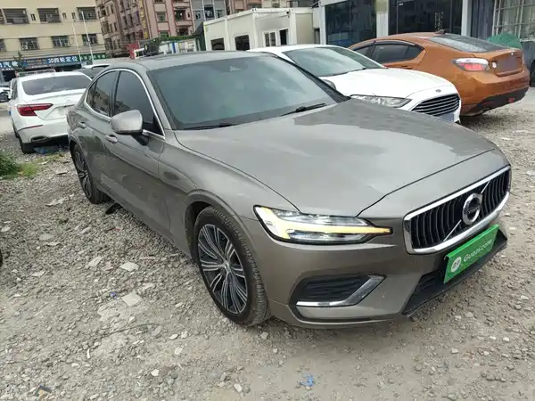 Volvo S60 2021