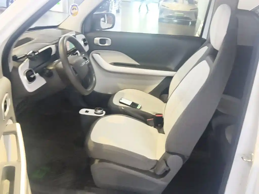 Geely Galaxy Panda 2025 — фото 15