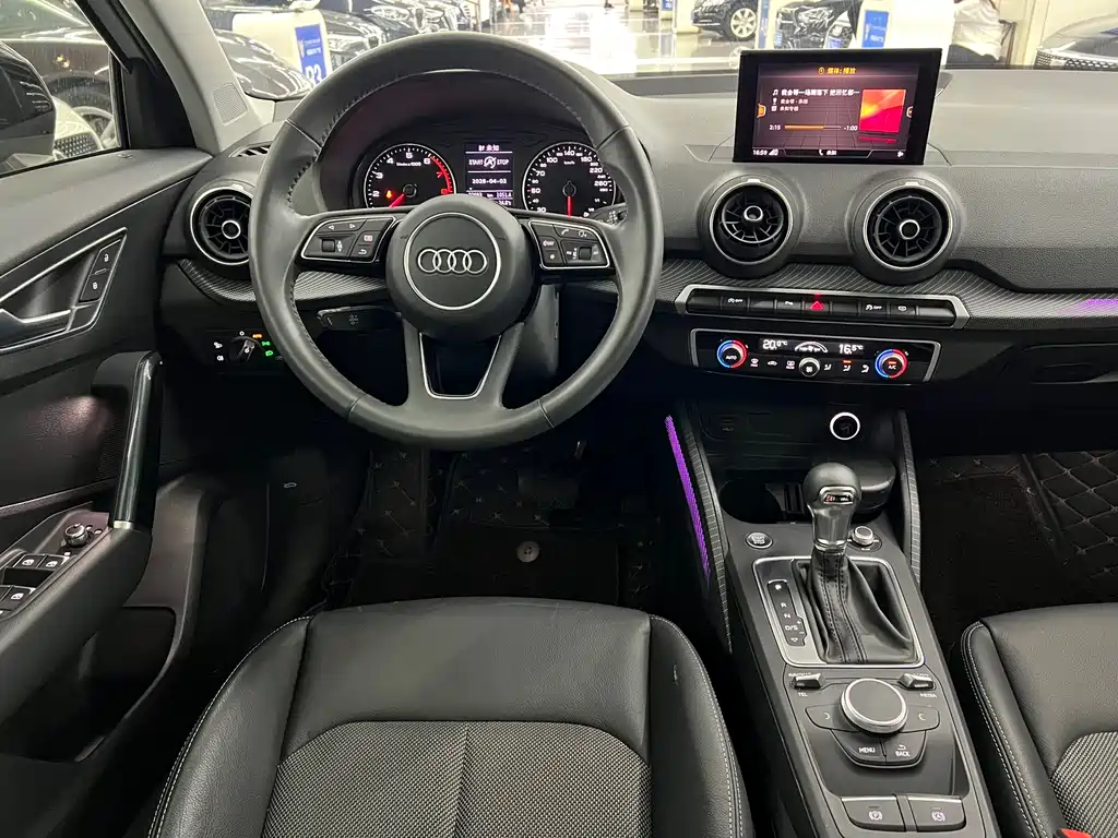 Audi Q2L 2020 — фото 10