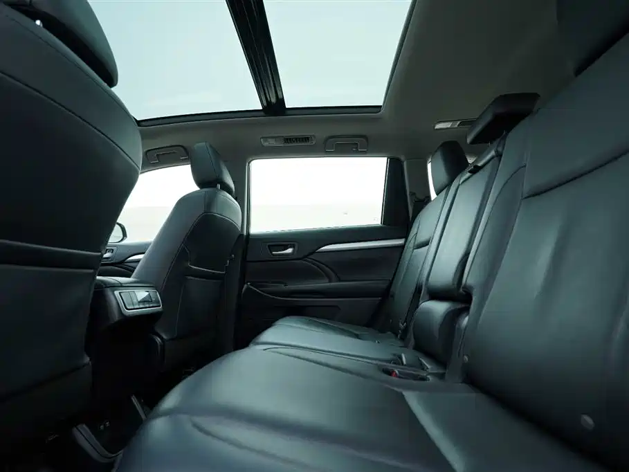 Toyota Highlander 2020 — фото 21
