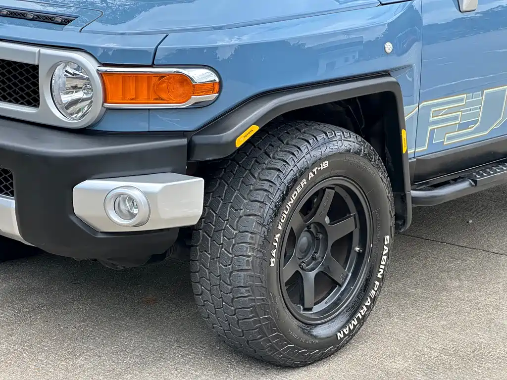 Toyota FJ Cruiser 2019 — фото 4