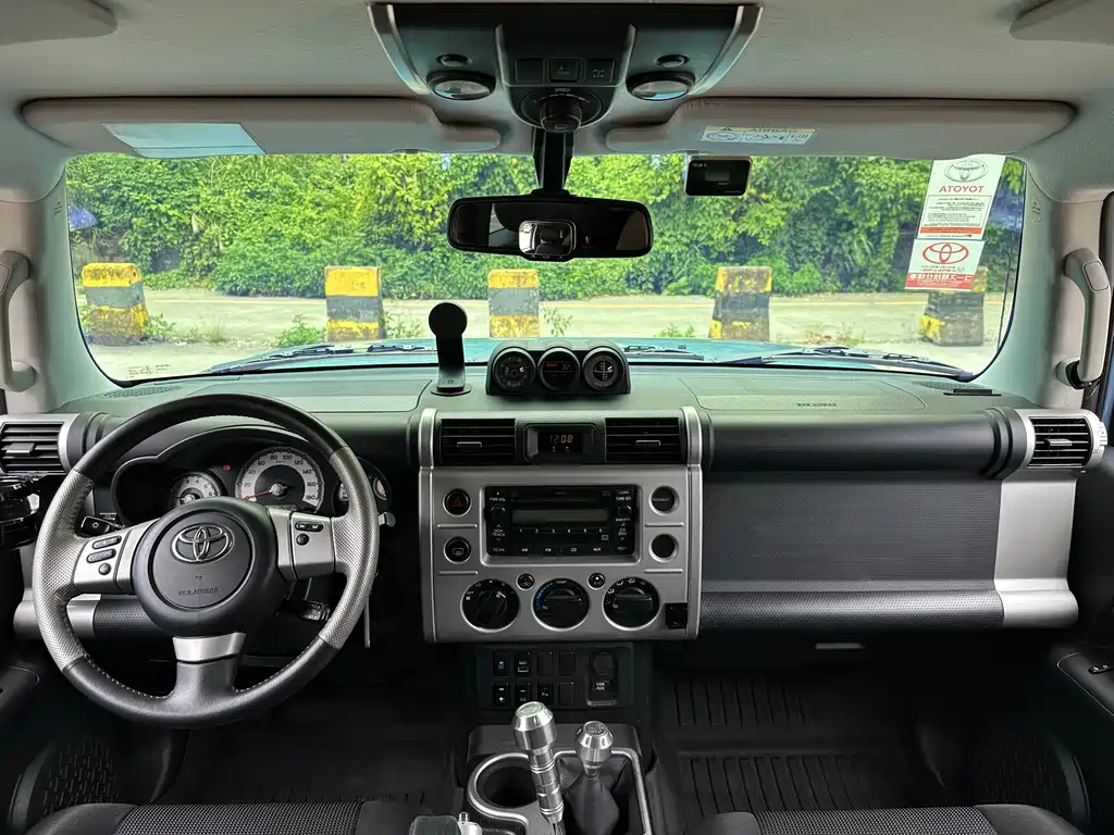 Toyota FJ Cruiser 2019 — фото 7