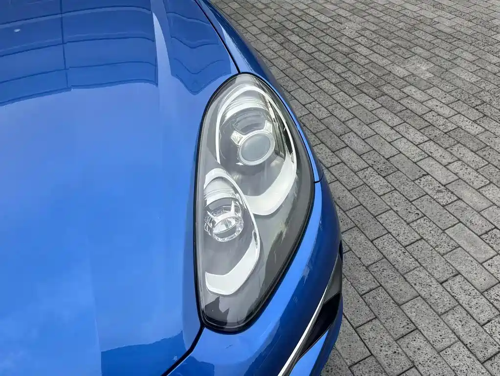 Porsche Cayenne 2017 — фото 10
