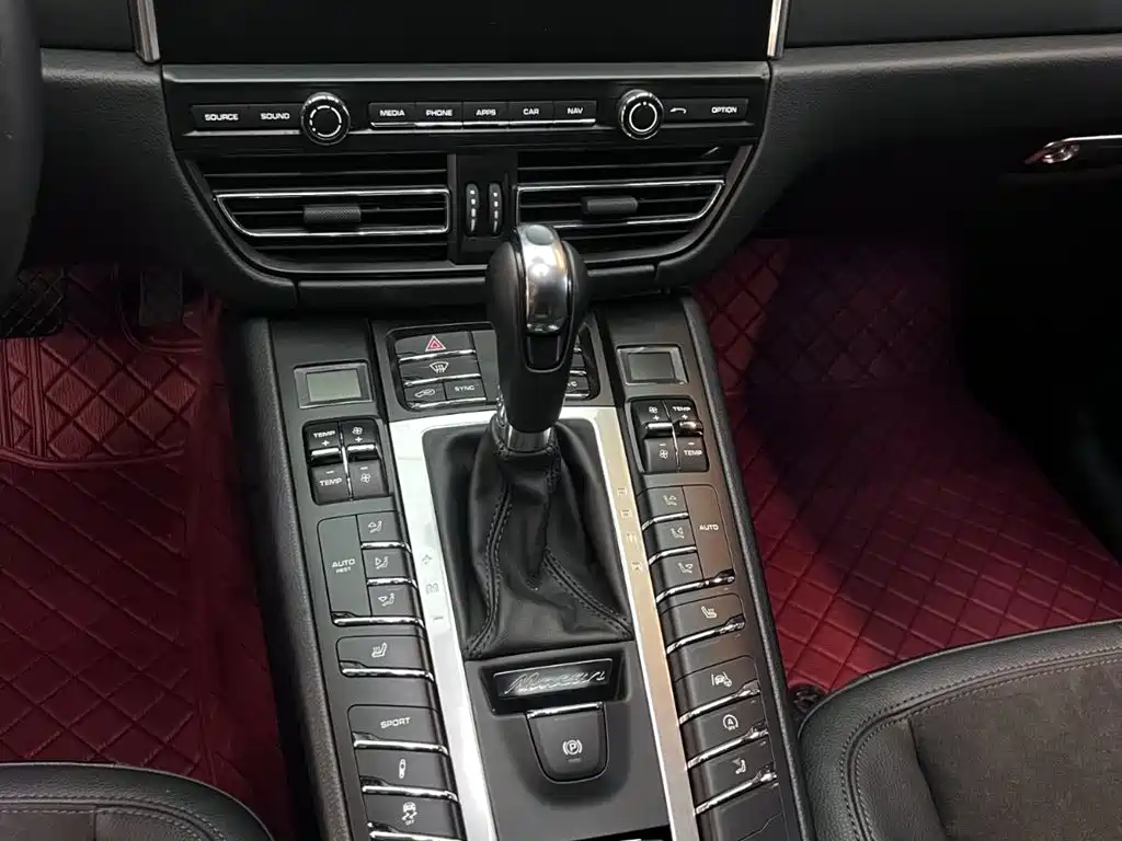 Porsche Macan 2020 — фото 9