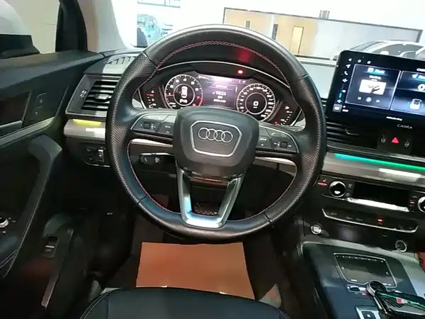 Audi Q5L 2020