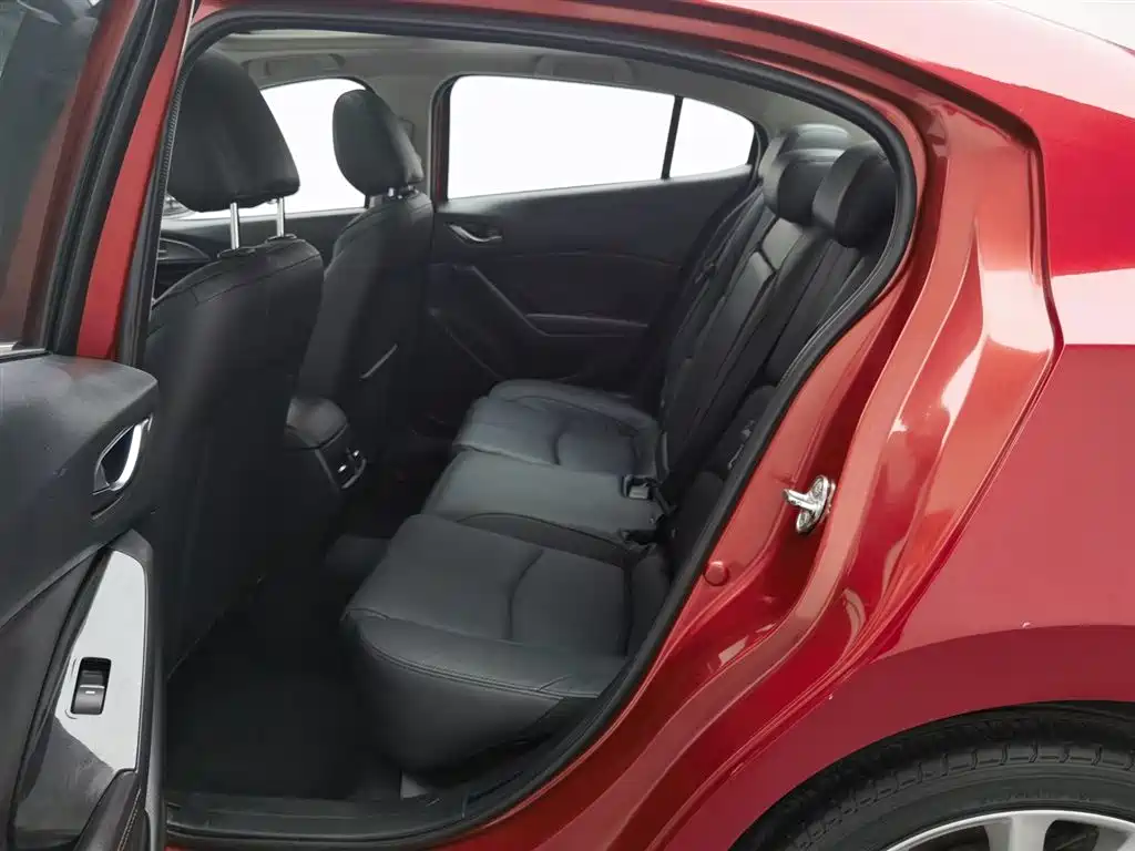 Mazda 3 Axela 2017 — фото 15