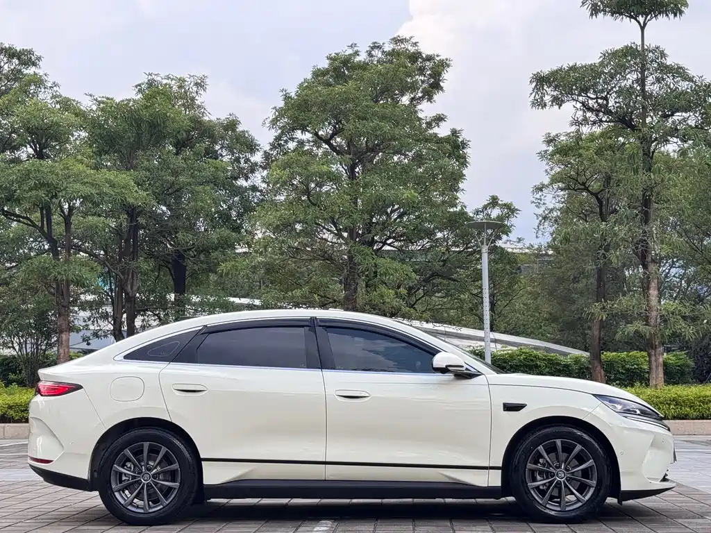 BYD Qin L 2025 — фото 26