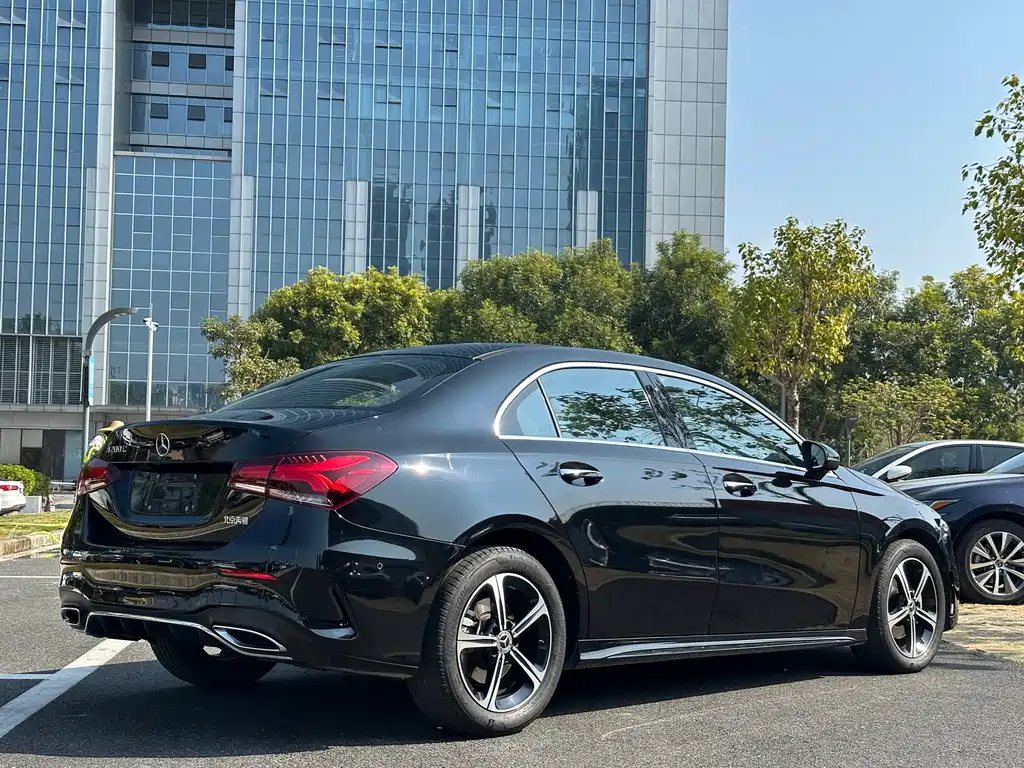 Mercedes-Benz A-Class 2023 — фото 13