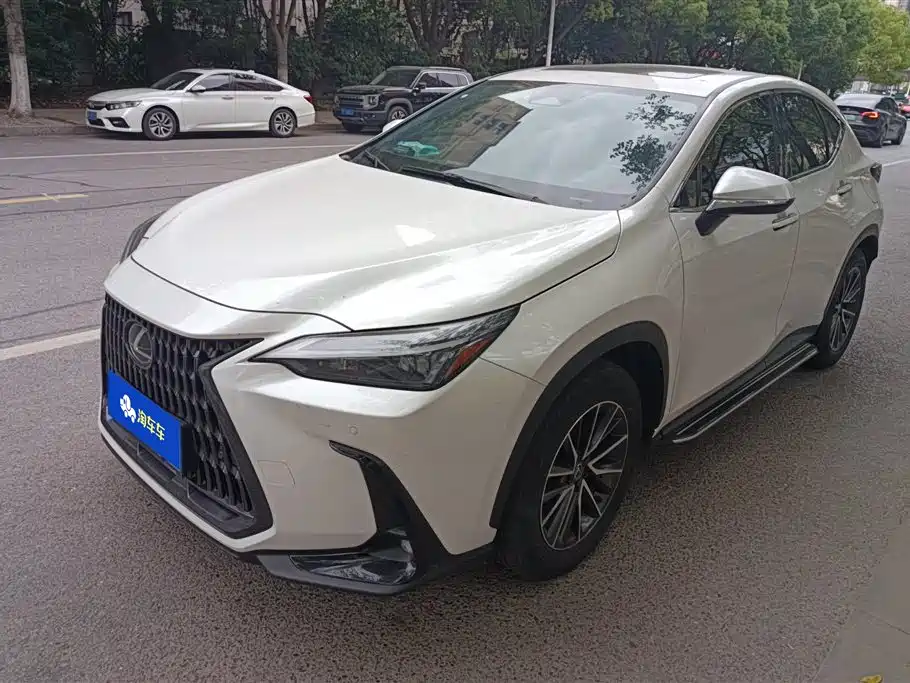 Lexus NX 2023 — фото 1