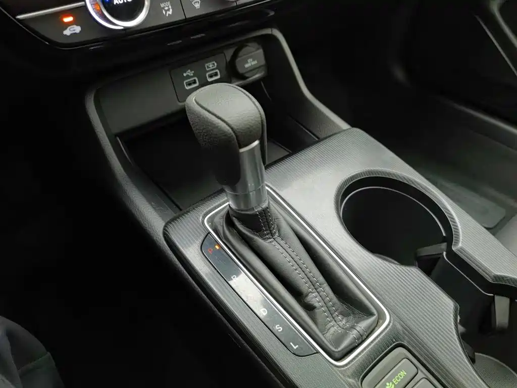 Honda Civic 2022 — фото 13