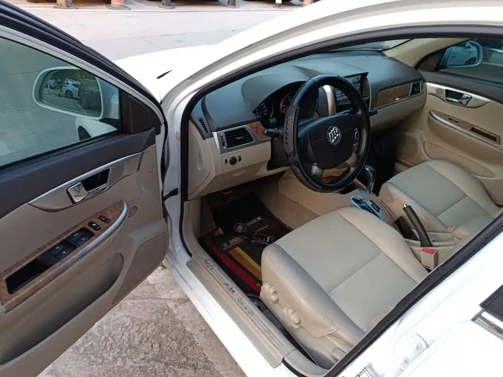 Buick Excelle 2015 — фото 12
