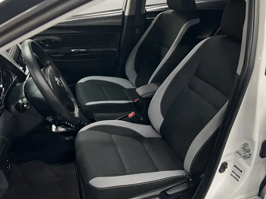 Toyota Yaris L 2020 — фото 11