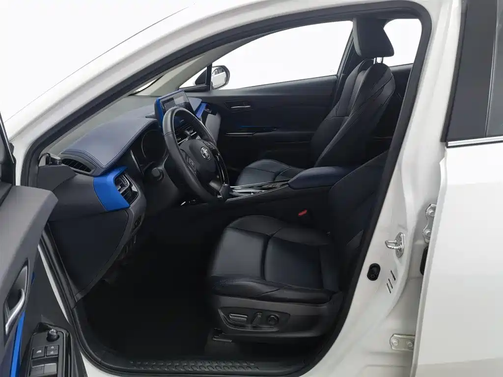 Toyota C-HR 2023 — фото 10