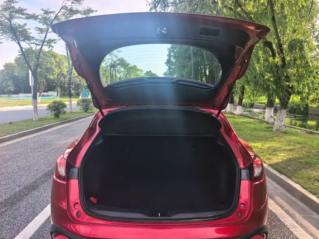 Mazda CX-4 2016 — фото 12