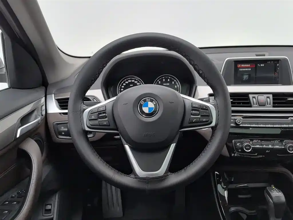 BMW X1 2018 — фото 11