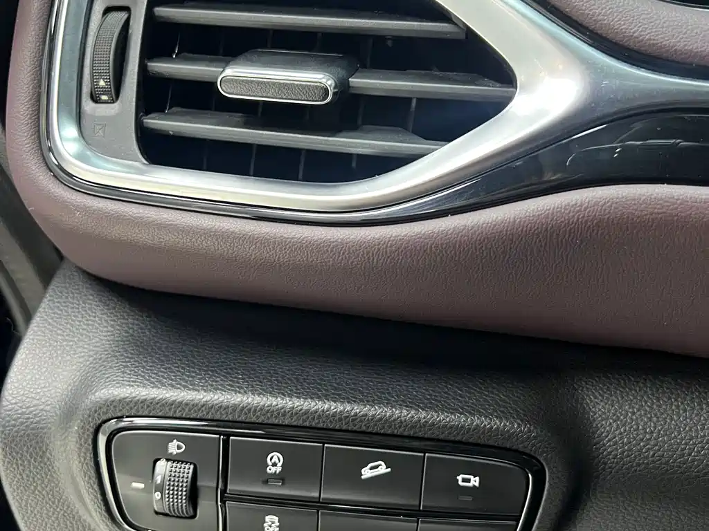 GAC Trumpchi M6 2022 — фото 9