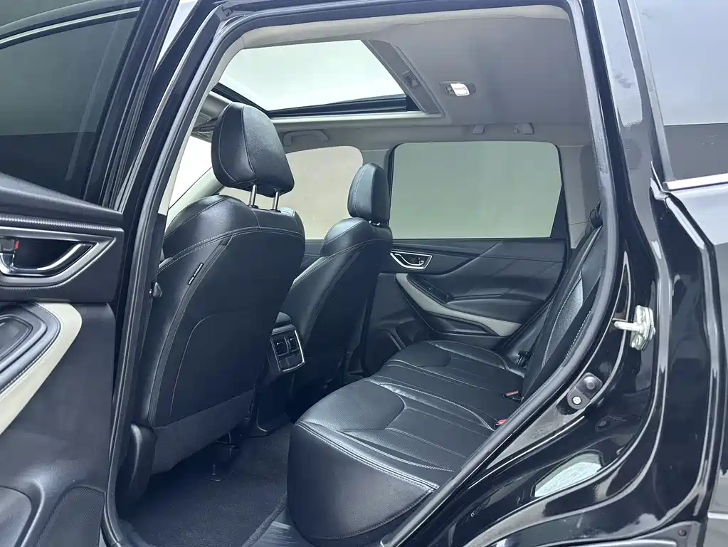 Subaru Forester 2022 — фото 9