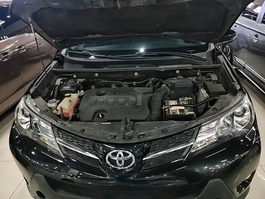 Toyota RAV4 2015 — фото 16