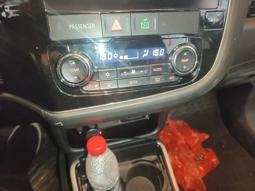 Mitsubishi Outlander 2018 — фото 13