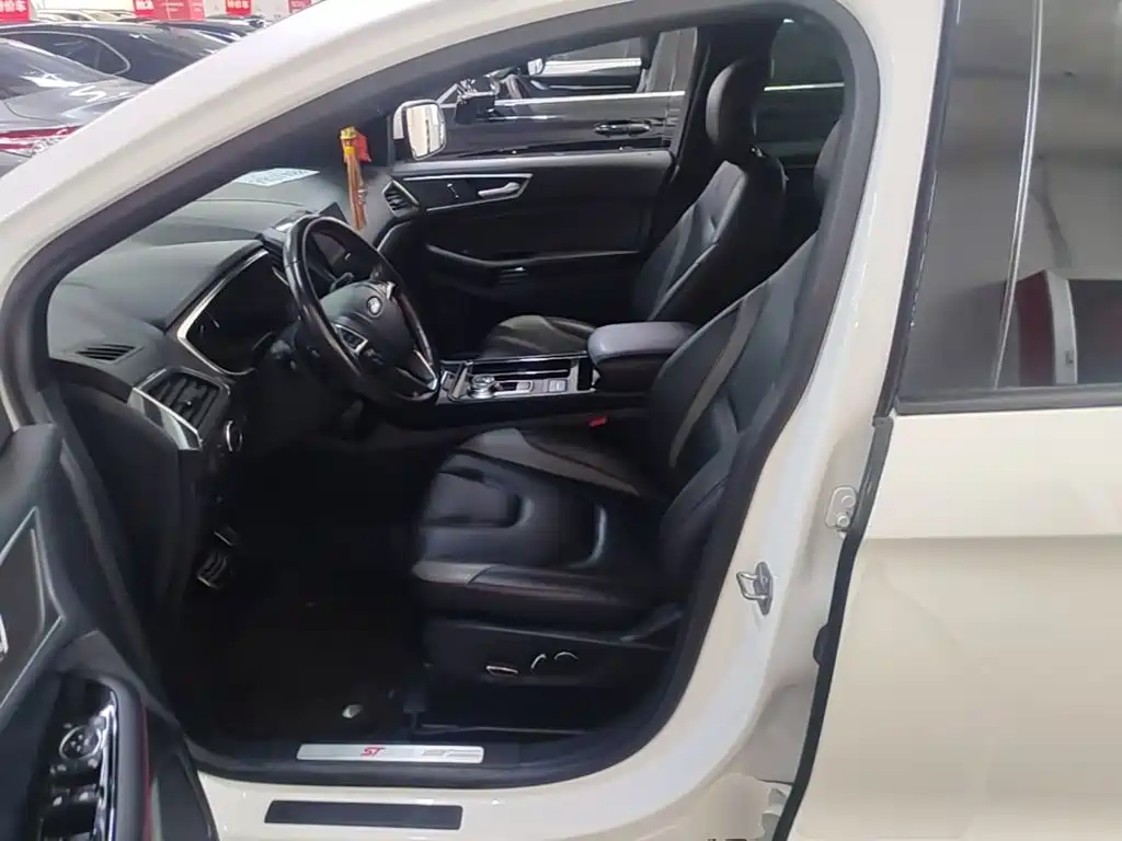Ford Edge 2020 — фото 15